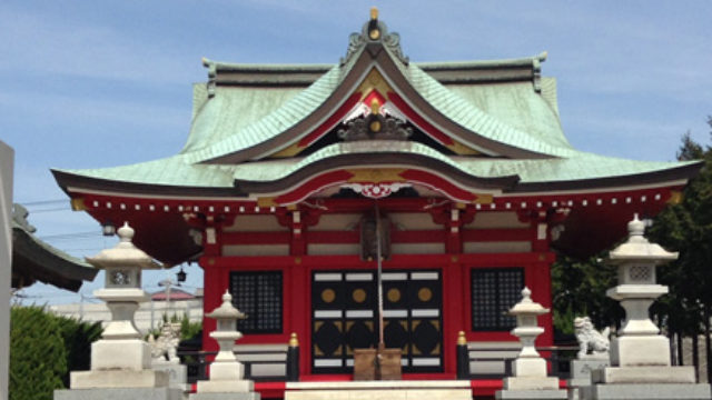 赤城神社 – 真っ赤な社殿が美しい神社